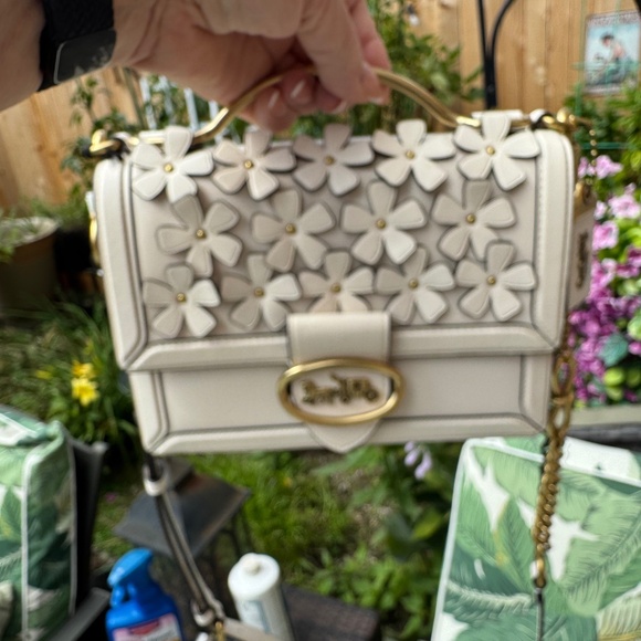 Riley Top Handle 22 With Floral Applique - NWT - Picture 7 of 16